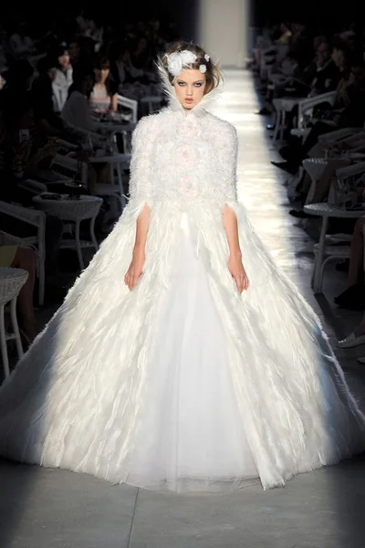 Look 64